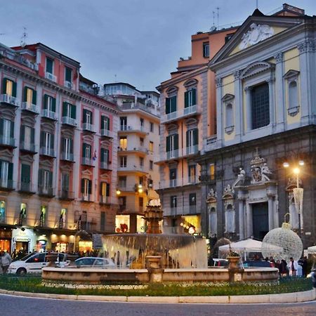 Traversa Toledo, Intero Appartamento Al Plebiscito Neapel Exterior foto