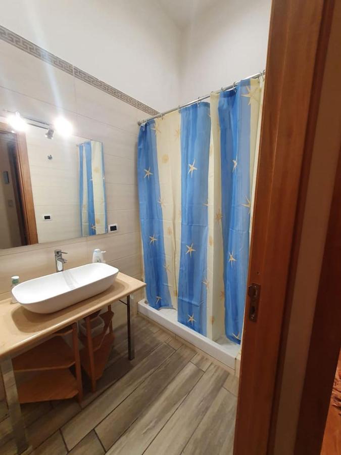 Traversa Toledo, Intero Appartamento Al Plebiscito Neapel Exterior foto