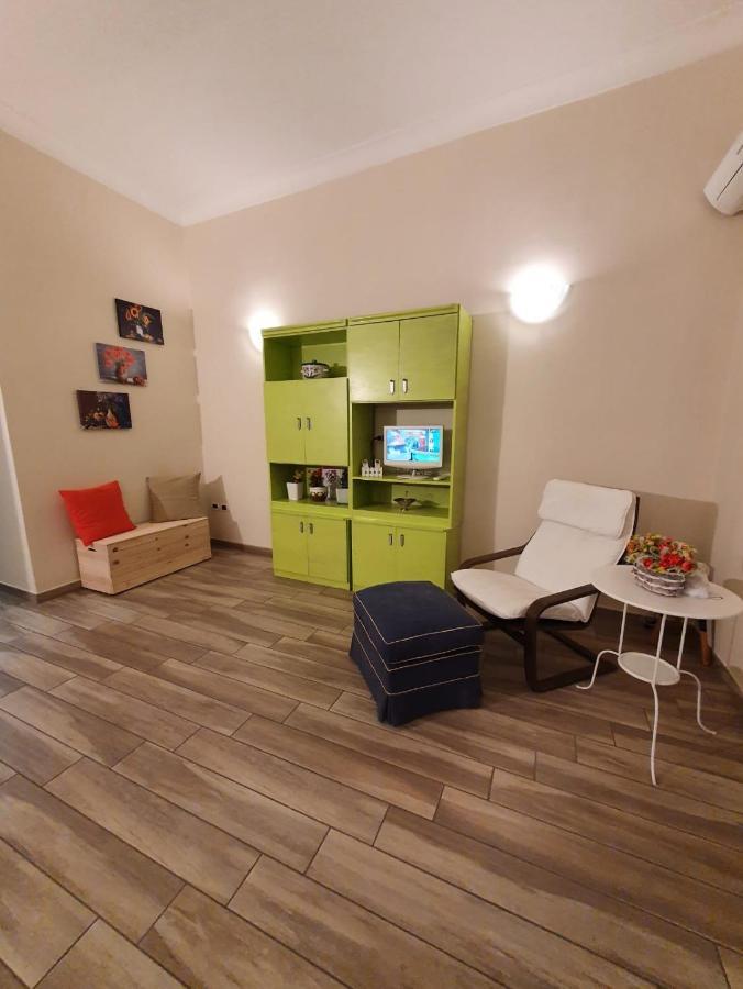Traversa Toledo, Intero Appartamento Al Plebiscito Neapel Exterior foto