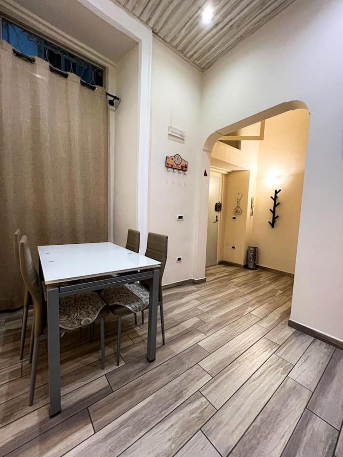 Traversa Toledo, Intero Appartamento Al Plebiscito Neapel Exterior foto