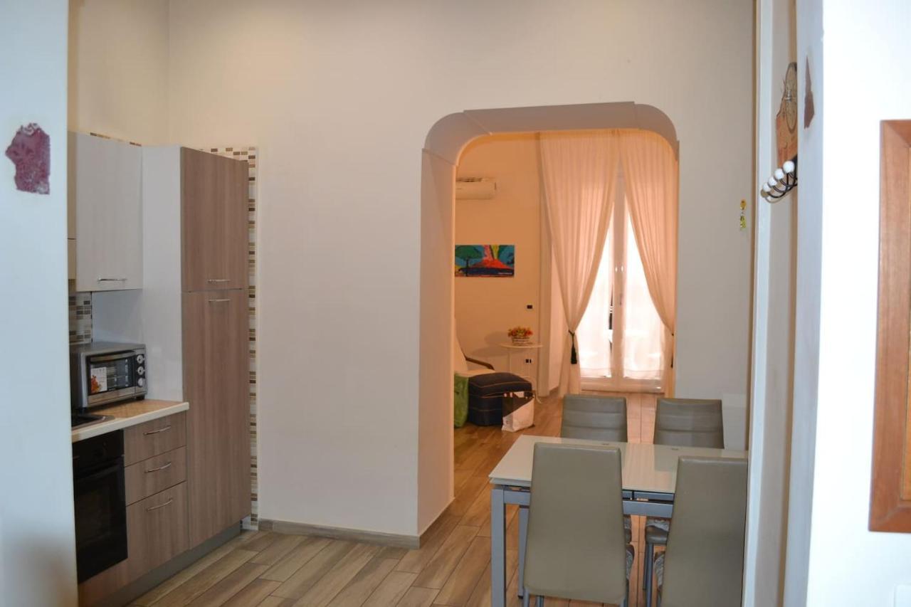 Traversa Toledo, Intero Appartamento Al Plebiscito Neapel Exterior foto